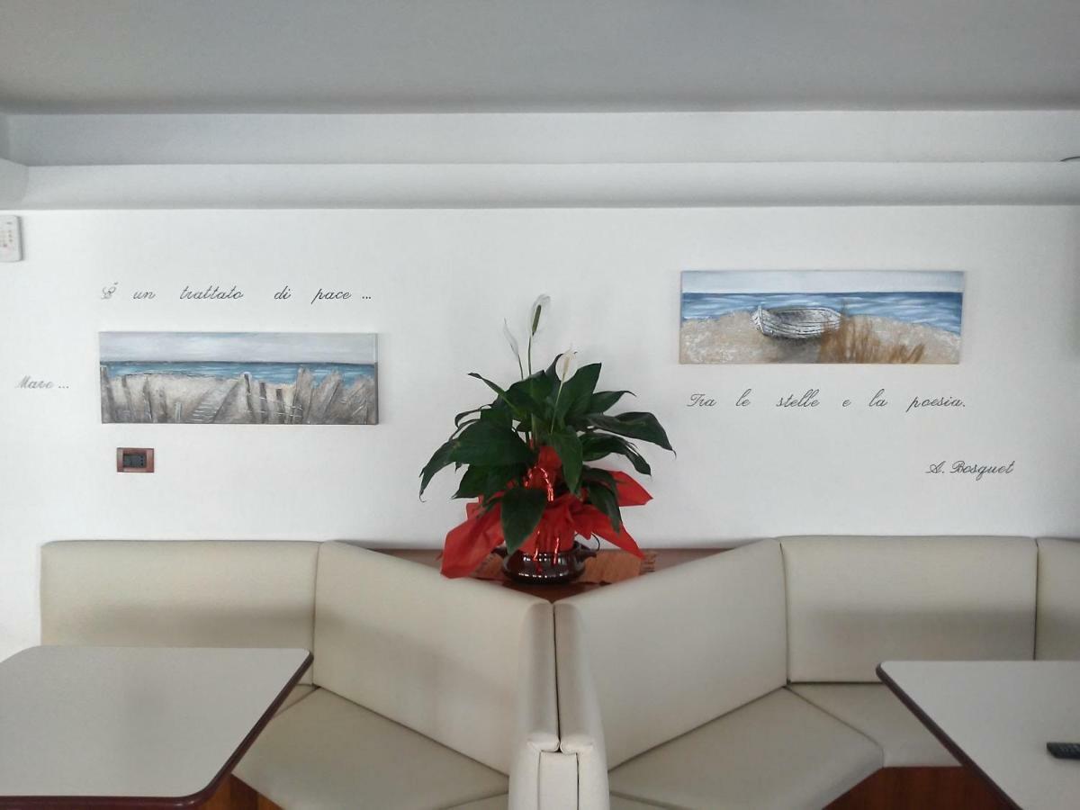 רימיני Hotel Seven מראה חיצוני תמונה